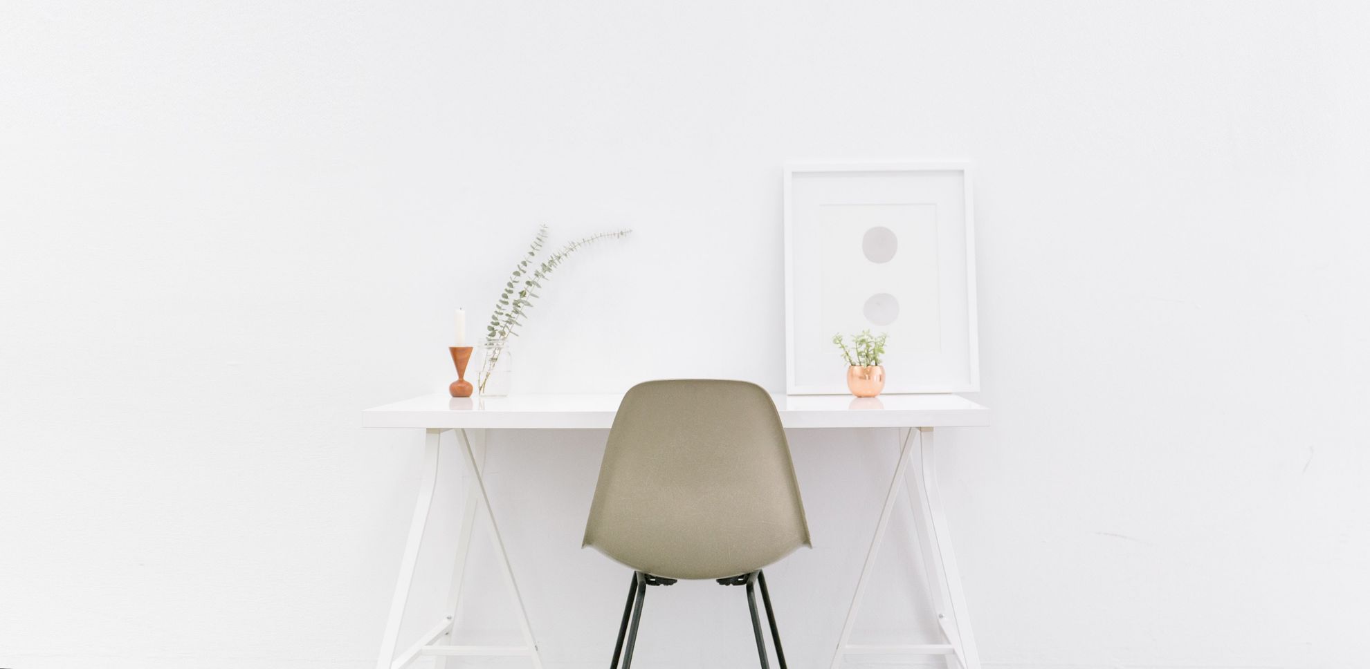 Desk for minimalists Sample - Featured image